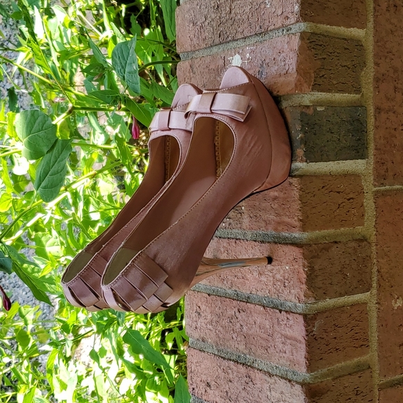 Pink satin bow peep toe heels - Picture 2 of 7